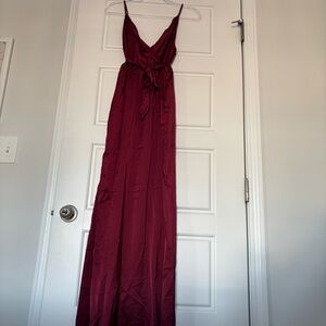 Elegant Burgundy Maxi Dress